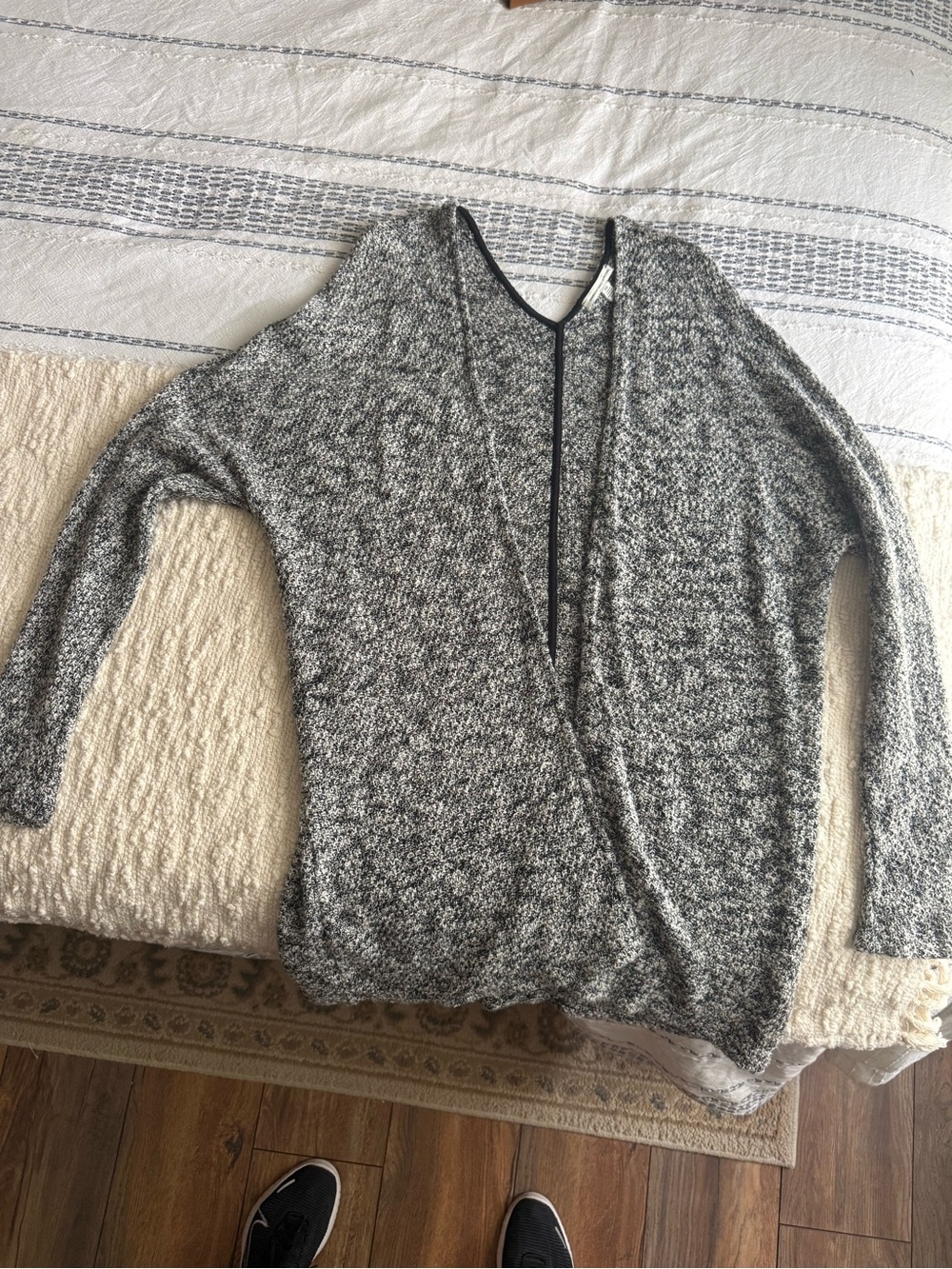 American Eagle Outfitters Marled Gray V-Neck Sweater